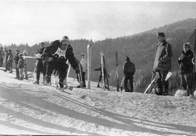 Sestola anni 60 - salto della strada in discesa libera Sestola anni 60 - salto della strada in discesa libera